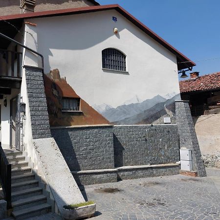 Casa Del Rustico, Indipendente Vista Sacra Con Dipinto Villa Caprie Екстериор снимка