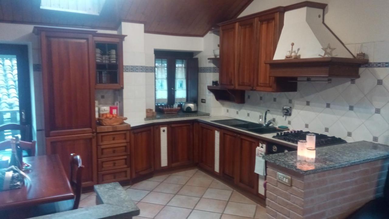 Casa Del Rustico, Indipendente Vista Sacra Con Dipinto Villa Caprie Екстериор снимка