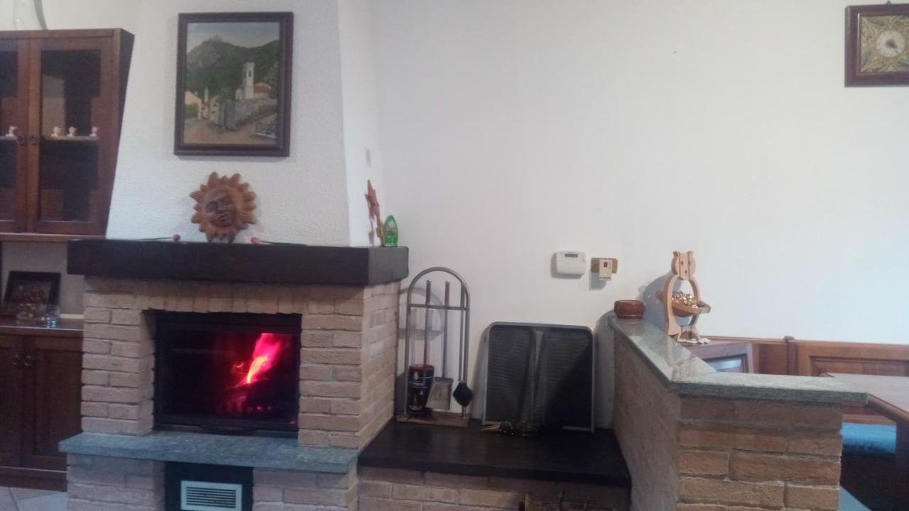Casa Del Rustico, Indipendente Vista Sacra Con Dipinto Villa Caprie Екстериор снимка