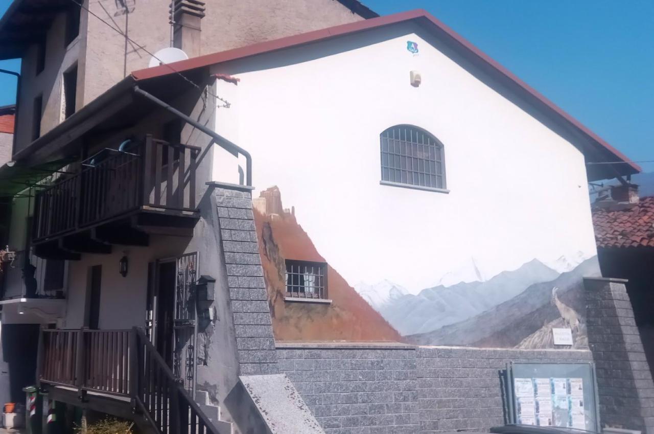 Casa Del Rustico, Indipendente Vista Sacra Con Dipinto Villa Caprie Екстериор снимка