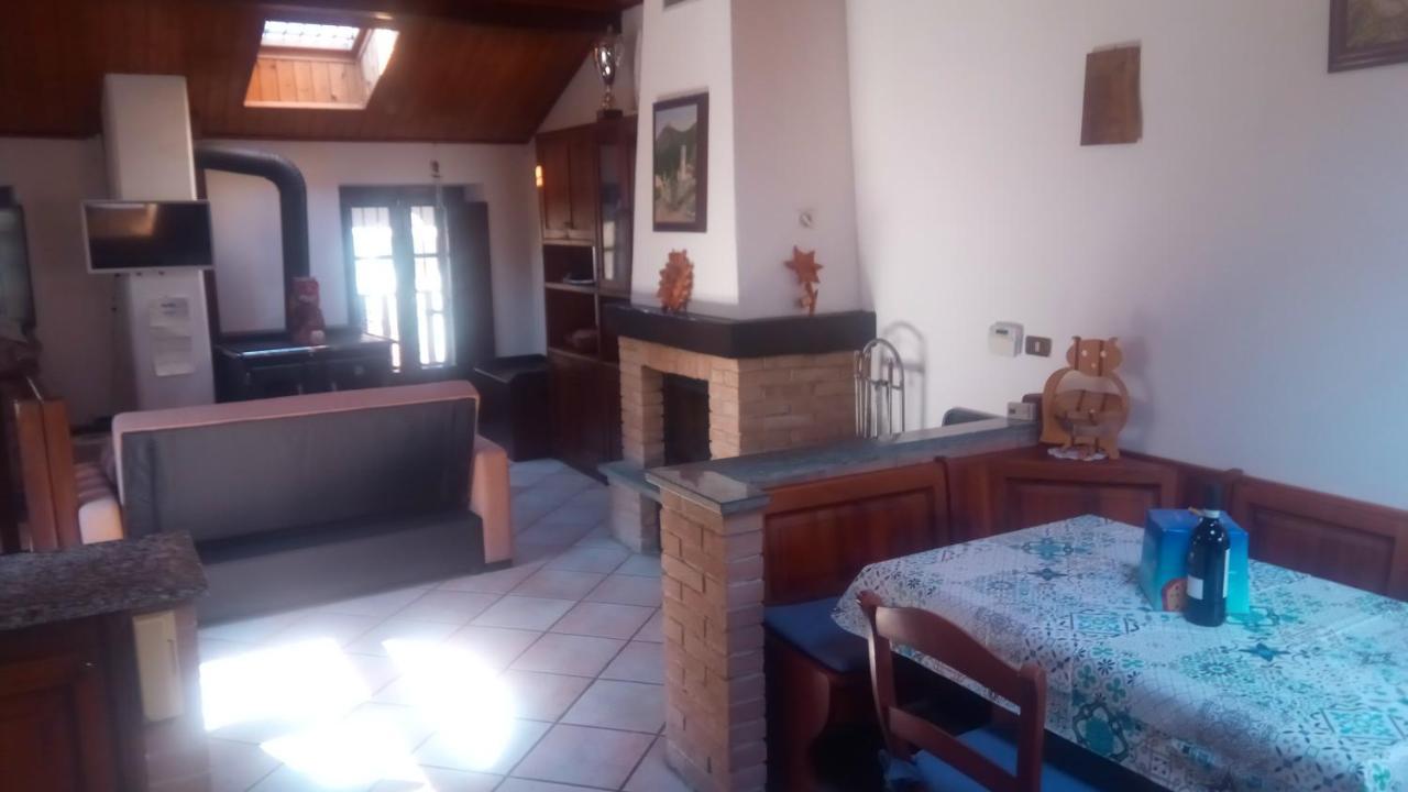 Casa Del Rustico, Indipendente Vista Sacra Con Dipinto Villa Caprie Екстериор снимка