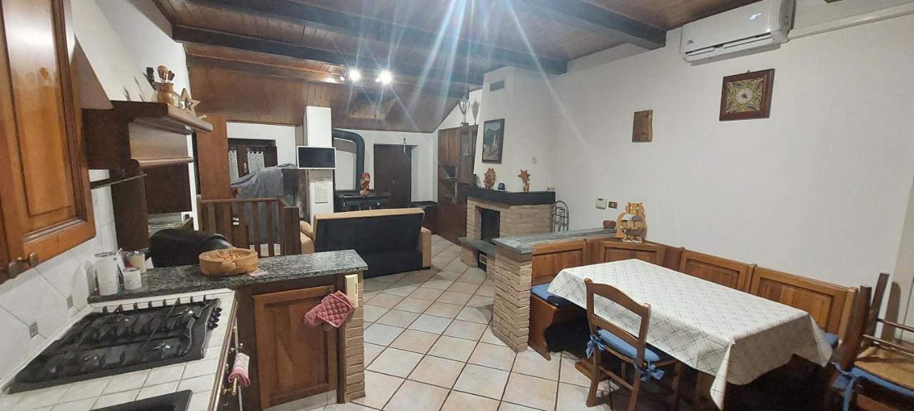 Casa Del Rustico, Indipendente Vista Sacra Con Dipinto Villa Caprie Екстериор снимка